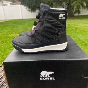 NIB/NWT Sorel Kids' Whitney™ II Short Waterproof Insulated Boot in Black(Sz 9)